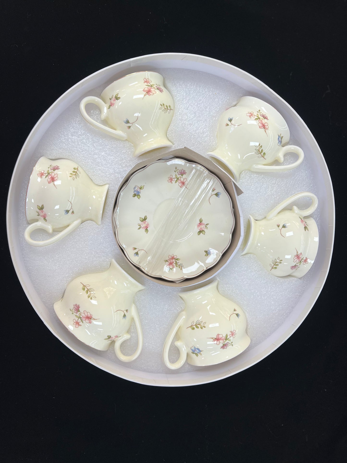 Tulips Tea Set