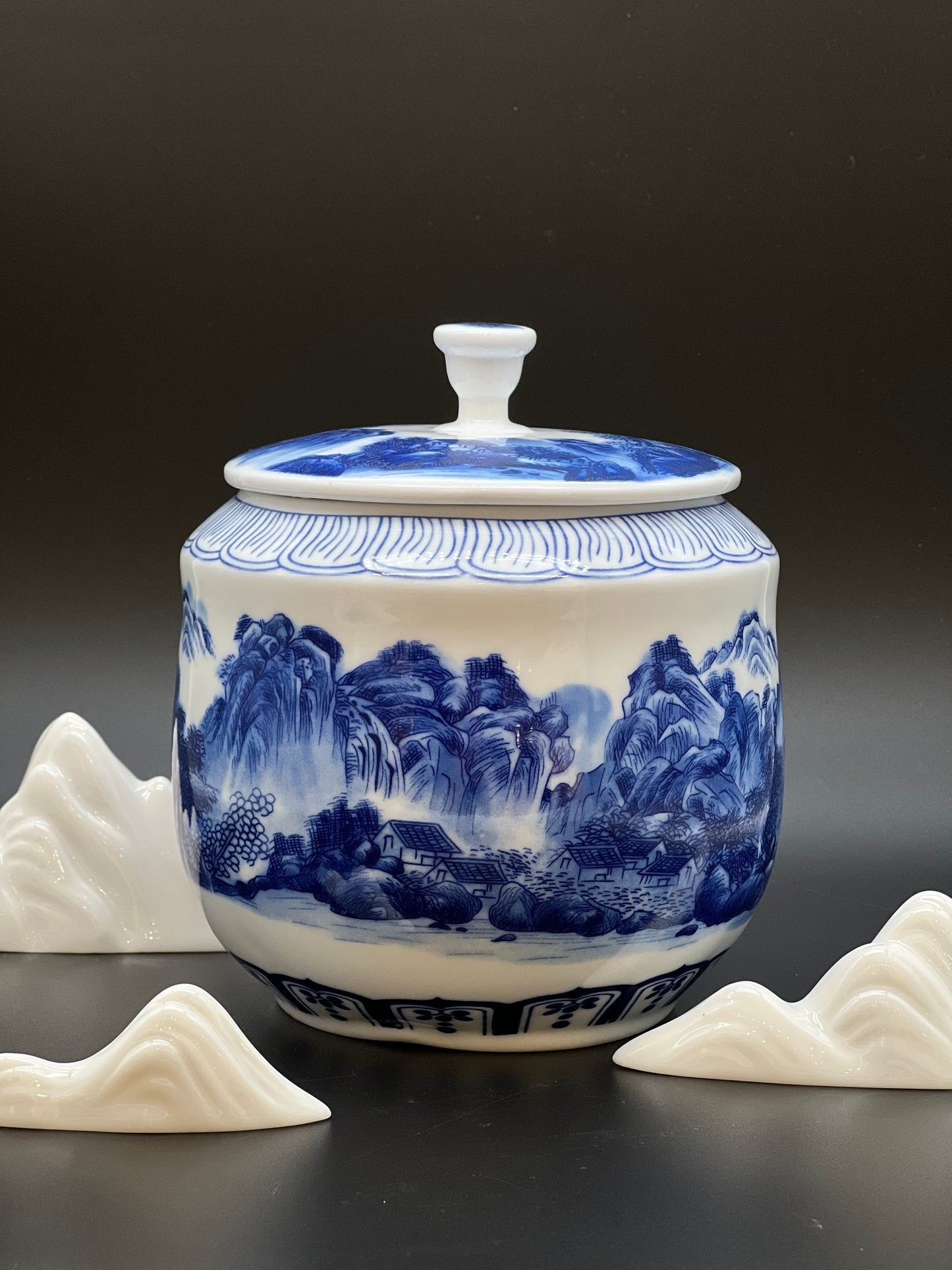 Shanshui Mountain Canister
